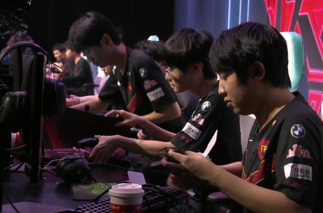 九游娱乐九游下载中心-doinb宣布离婚