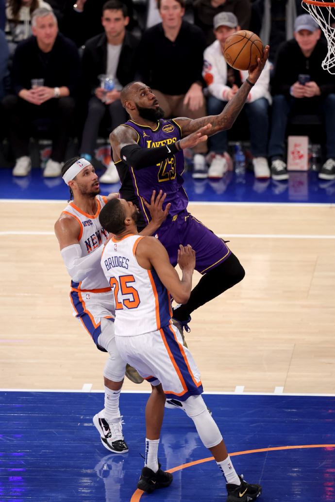 尼克斯活塞今日视频